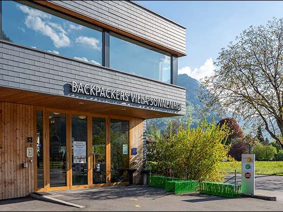 A night in a private room for a group of up to 6 people with shower/WC - worth approx. CHF 1'500.-, sponsored by Backpackers Villa Sonnenhof.
